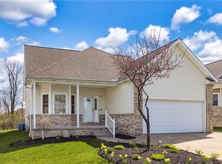 6180 Meadowland Cir, Erie, PA 16509