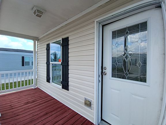 4th image of 352 Mockingbird Ave