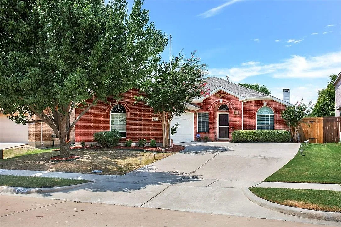 3 bed, 2115 sqft, $2,200 — Photo 3