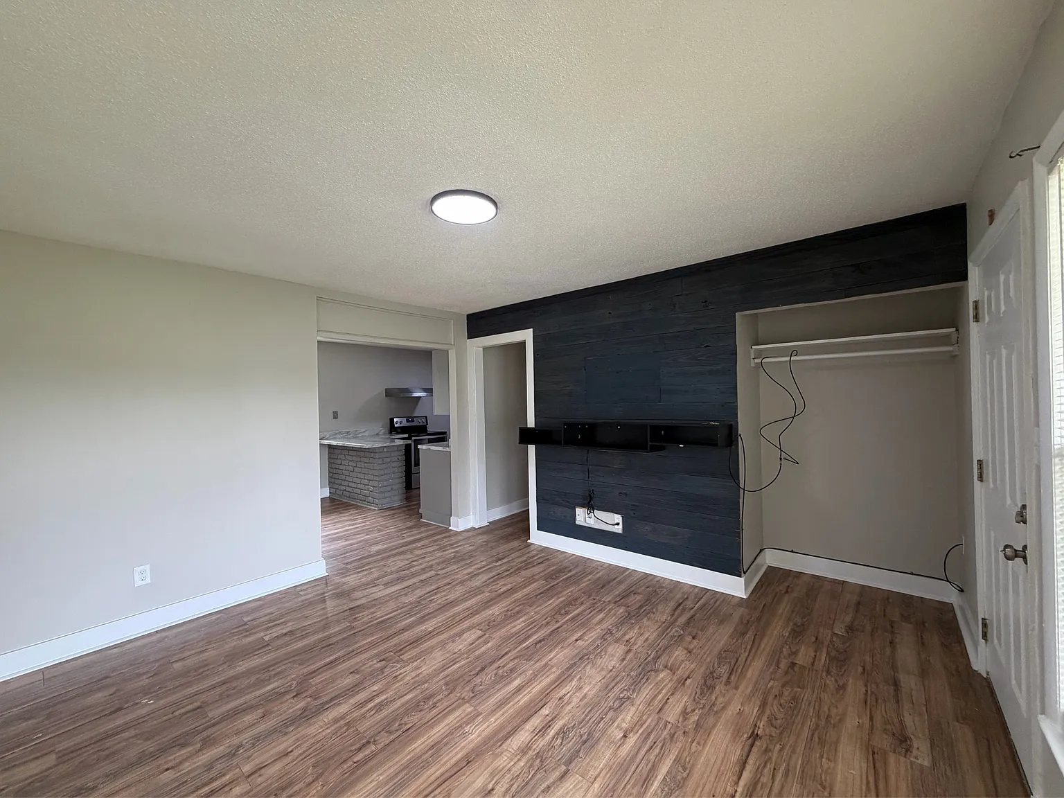 106 Whitney Avenue Northeast - 1 — Photo 3