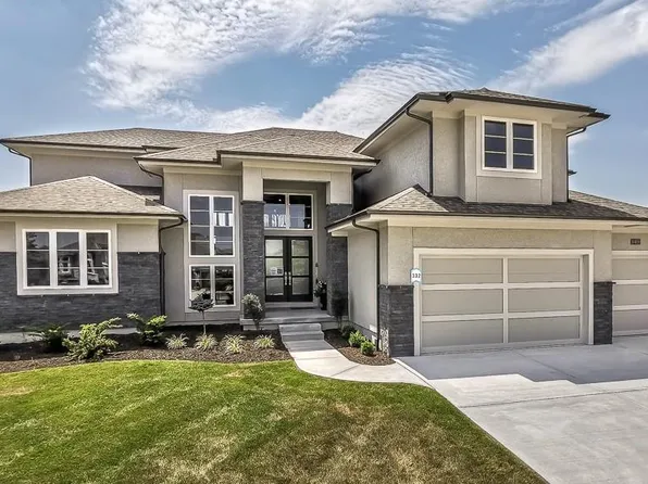 7924 Noble St, Shawnee, KS 66226