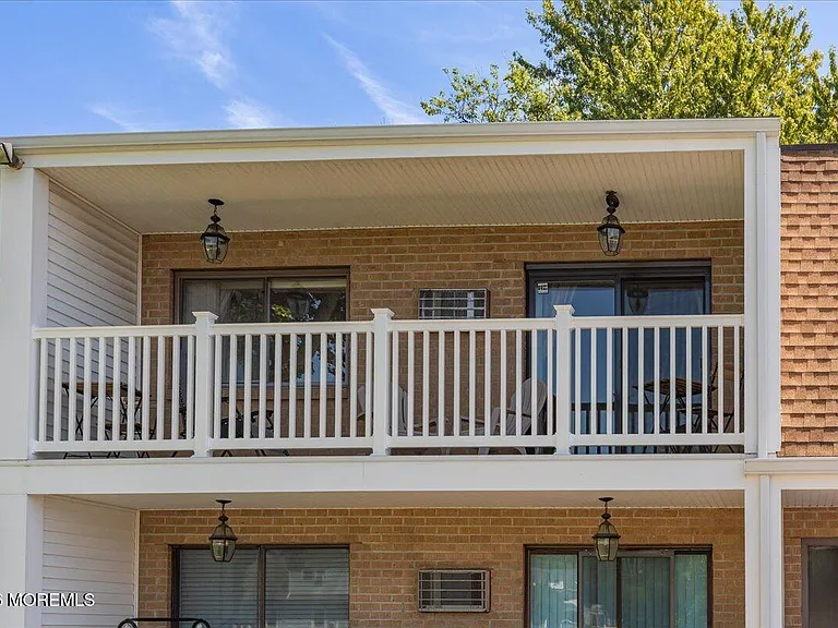 119 Avery Ave #J27 — Photo 17