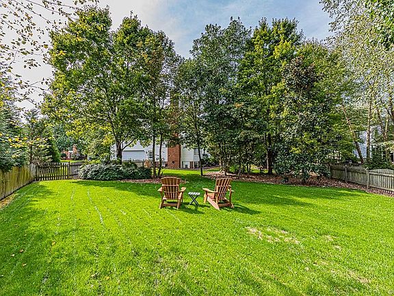 5th image of 5844 Ascot Glen Dr