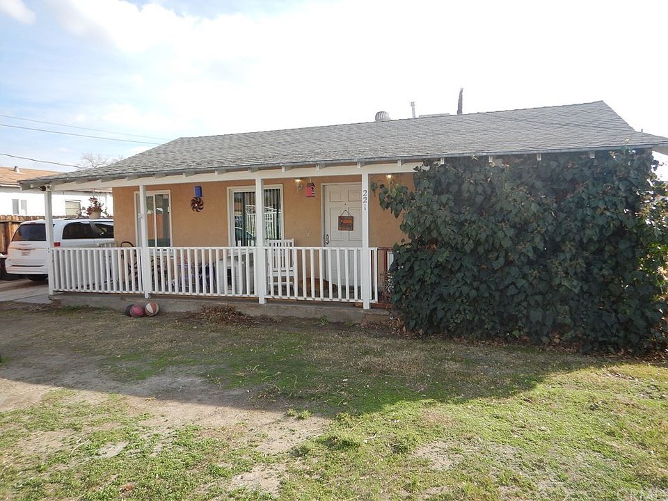 1st image of 221 E Mayberry Ave