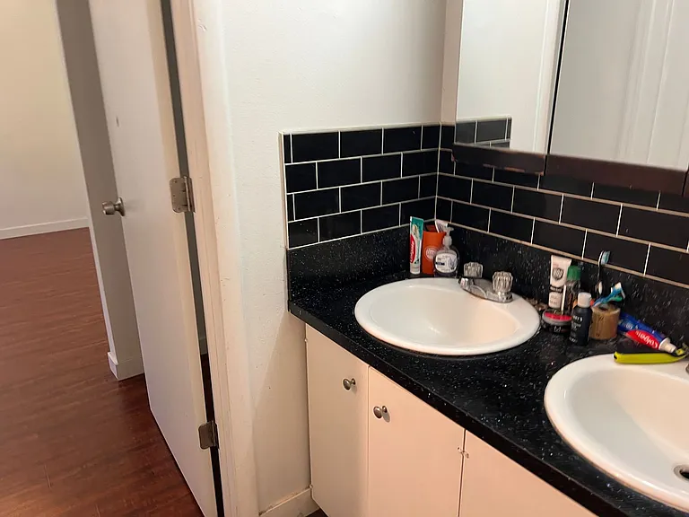 68 E 200 N #8 — Photo 9