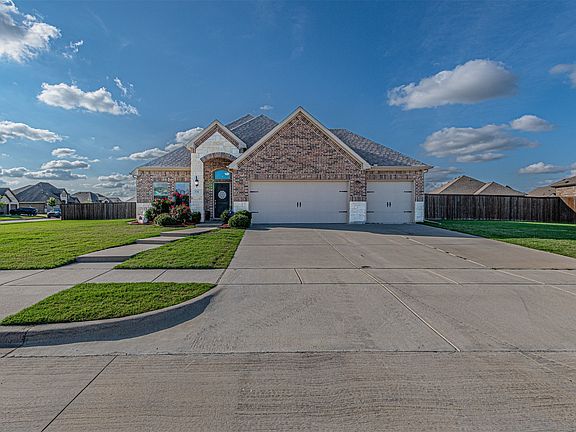 2nd image of 536 Crabapple Dr