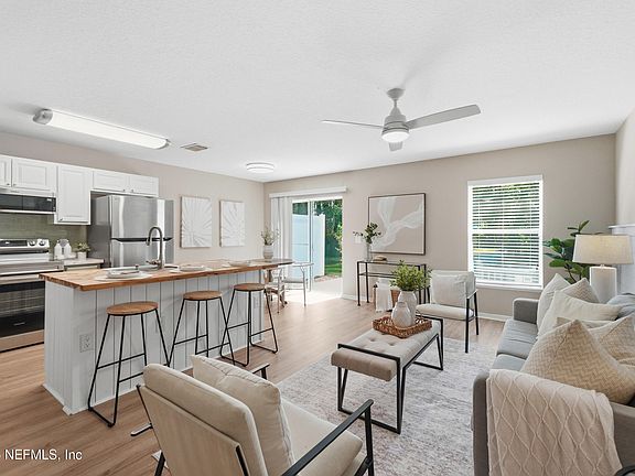 3rd image of 11693 HICKORY OAK Drive
