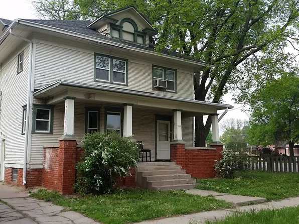908 W 8th St #3, Hastings, NE 68901