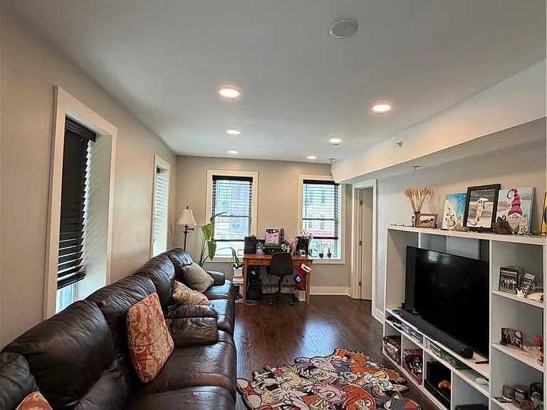 601 Northampton St #201 — Photo 10