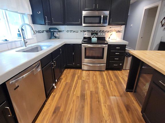 5th image of 707 Maple St