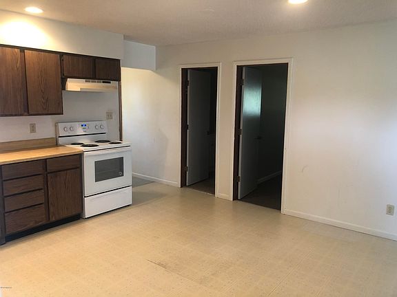 3rd image of 2025 Gaines Dr
