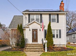 29 Parkway Drive, Stratford, CT 06614