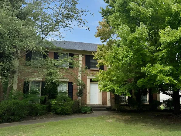 8110 Montero Dr, Prospect, KY 40059