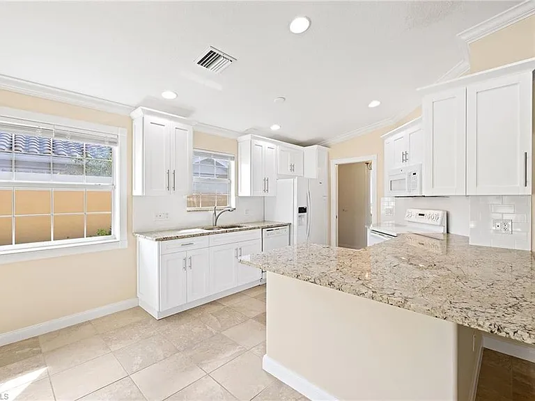 7539 Novara Ct — Photo 9