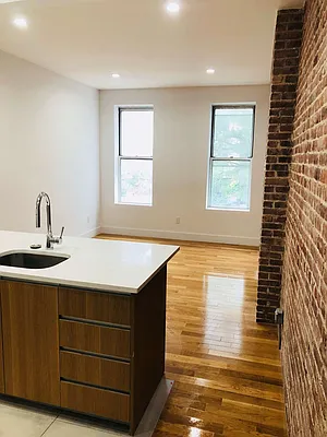 Rented by Michal Kuras, LREB | media 24