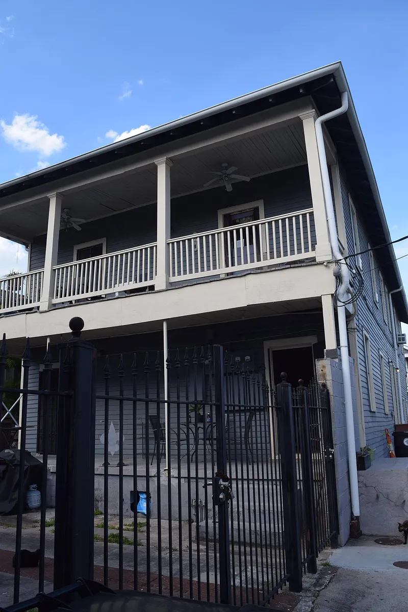 Building Photo - Ursulines Ave