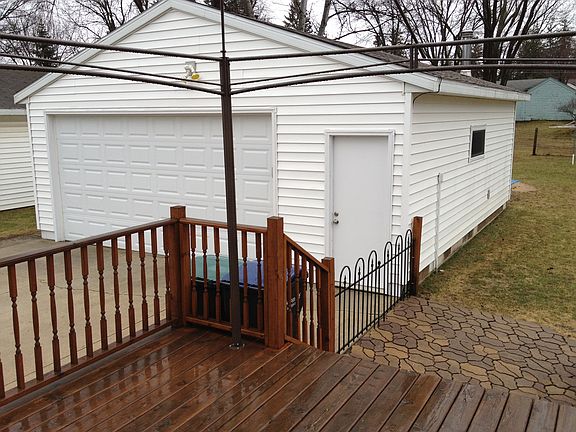 Deck/Garage