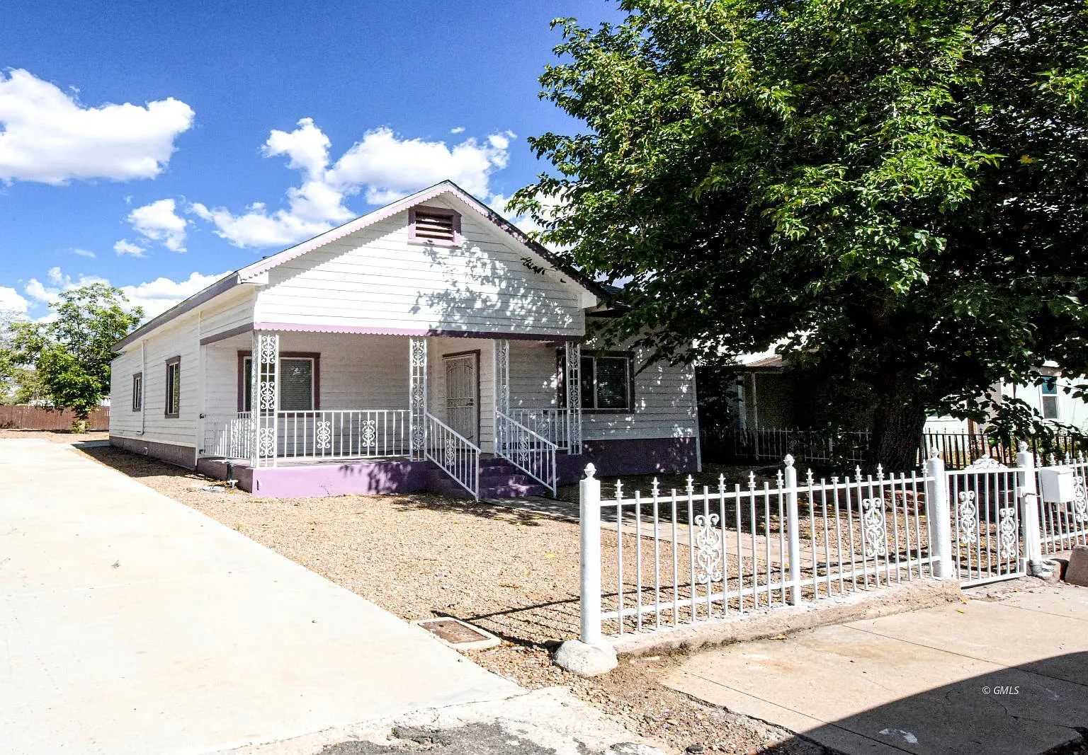 2 bed, 1.0 bath, 1016 sqft, $1,600 — Photo 2