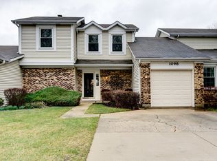 1098 Stonehedge Dr, Schaumburg, IL 60194