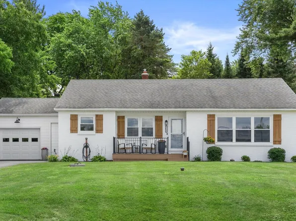 303 E State ROAD, North Prairie, WI 53153