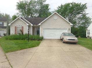 8489 Antlers Trl, North Ridgeville, OH 44039