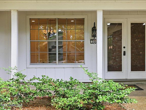 2nd image of 300 Whippoorwill Rd