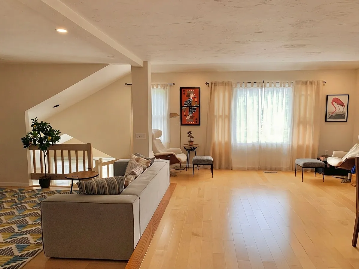 2 bed, 2.5 bath, 2200 sqft, $3,750 — Photo 4