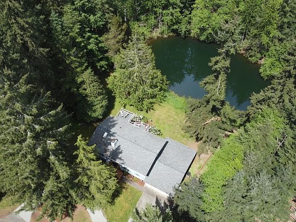 3rd image of 7733 Redstart Drive SE