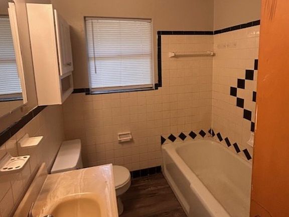 3rd image of 104 Rosedale Dr