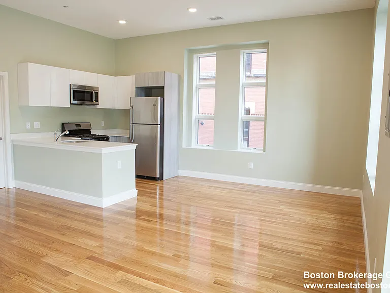 409 Dudley St — Photo 30