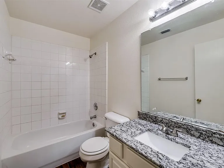 2946 Midbury Dr — Photo 17