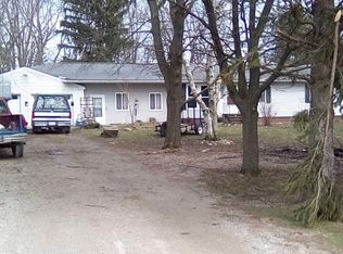 2800 W Bear Lake Rd, Hillsdale, MI 49242