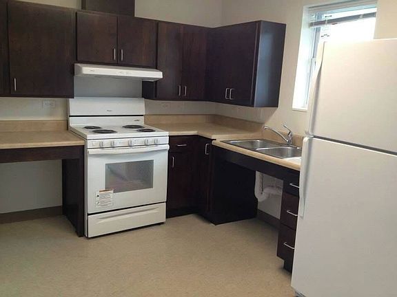 2nd image of 1016 Yost Court Country Lane Apartme