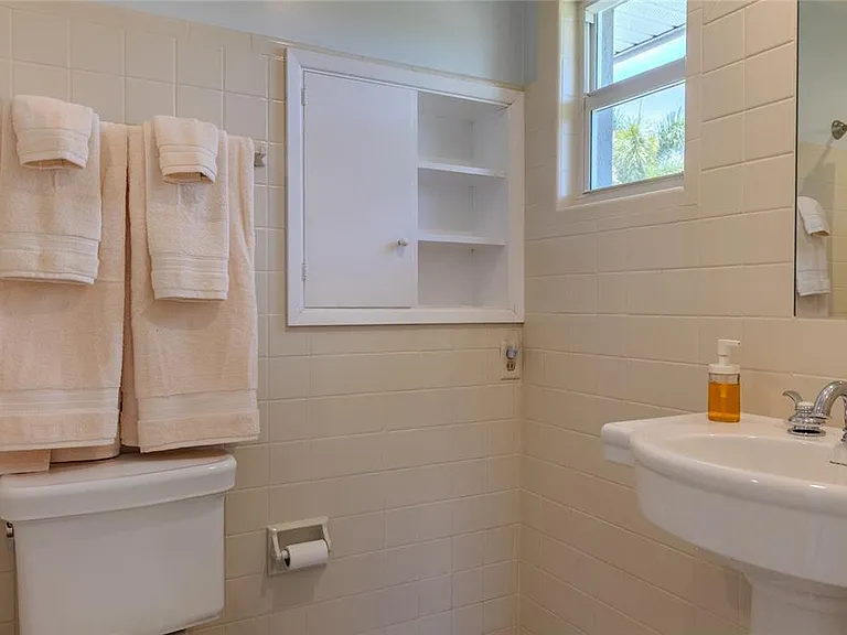 416 Sunset Dr — Photo 42