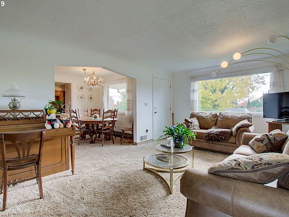 5th image of 3004 NE 54th St