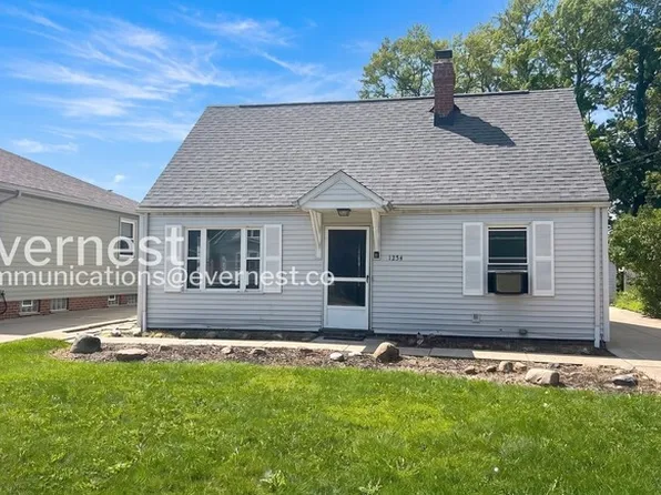 1254 Elmwood Rd, Mayfield Heights, OH 44124