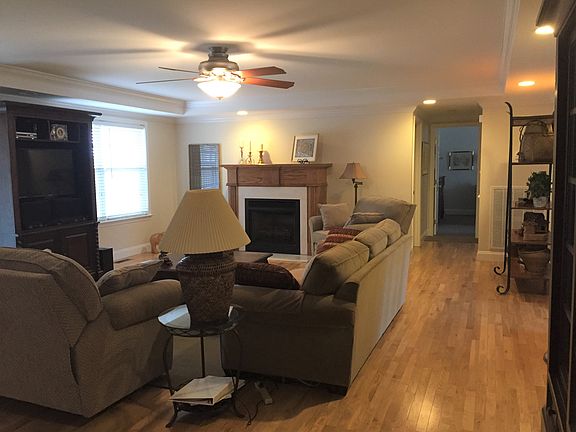 4th image of 3520 Chesapeake Dr