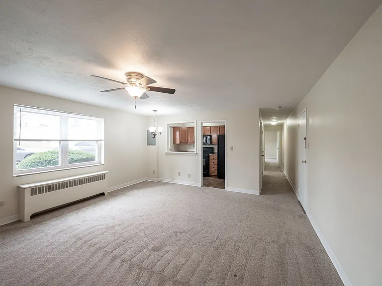 810 Perry Hwy — Photo 3