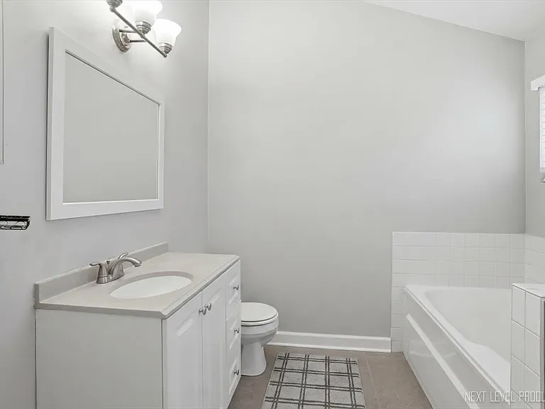 3044 Waters Edge Cir — Photo 10