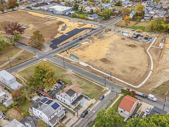 4th image of 2811 Garfield Ave