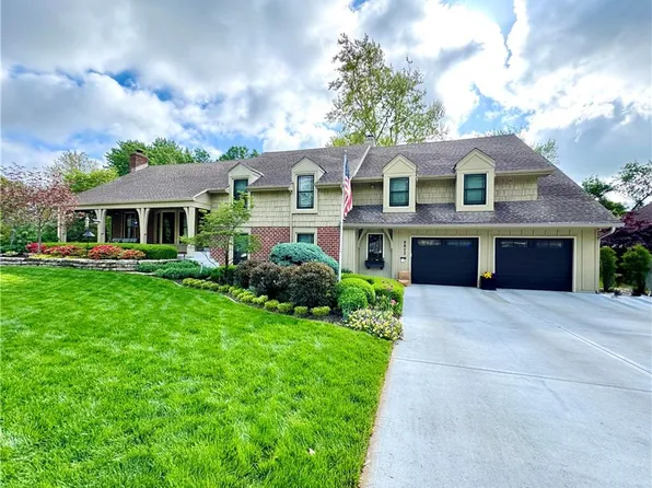 9811 Briar Dr, Overland Park, KS 66207