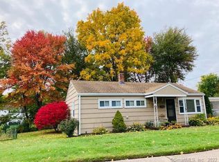 3 Greenhurst Ln, East Hartford, CT 06118