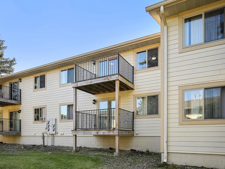 13304 Parkwood Dr #104 — Photo 23