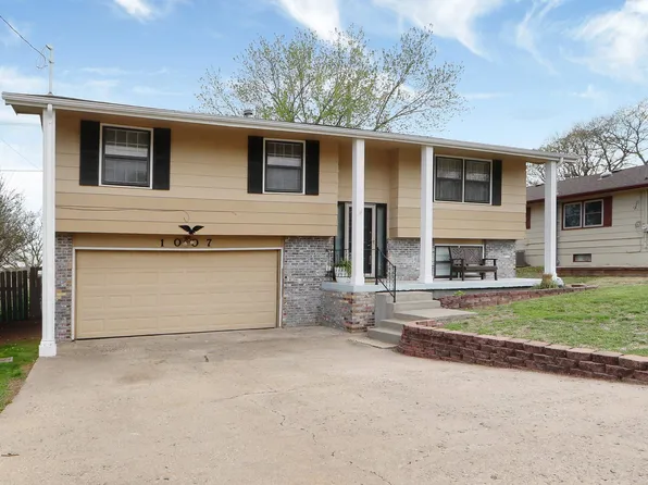 1007 Cypress St, Junction City, KS 66441