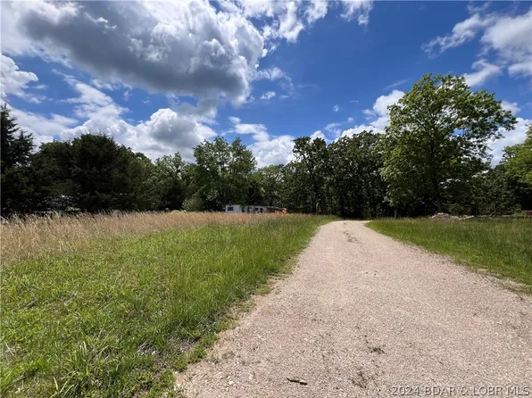 400 Winding Tree Dr, Camdenton, MO 65020