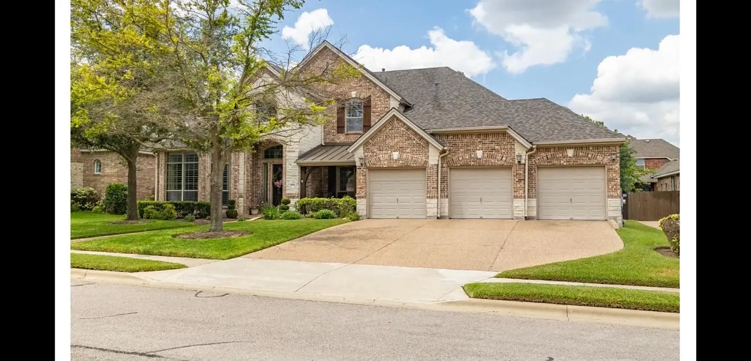 4 bed, 3.5 bath, 3877 sqft, $3,500 — Photo 2