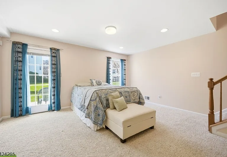 424 Hartford Dr — Photo 36