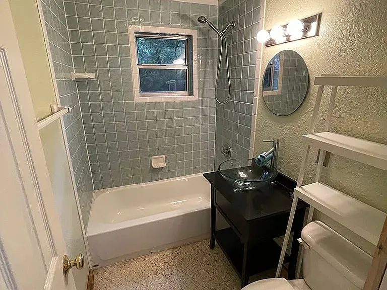 404 SE 138th Ave — Photo 3