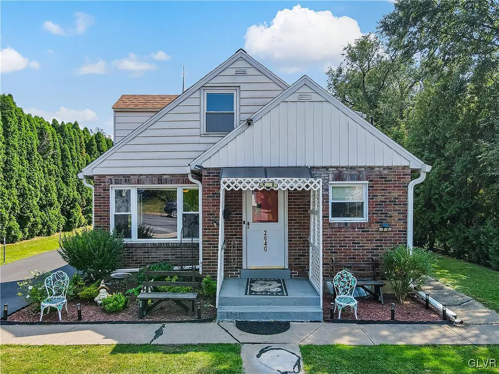 2640 W Walnut St photo 1