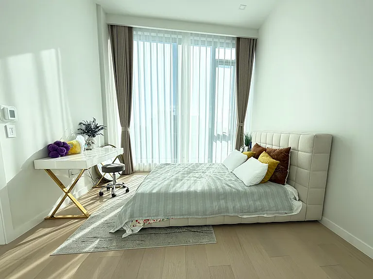 35-32 Leavitt St #Penthouse A — Photo 11